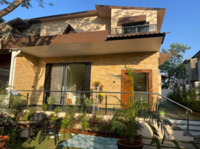 Lavish Villa - 3 BHK Pool With Lawn